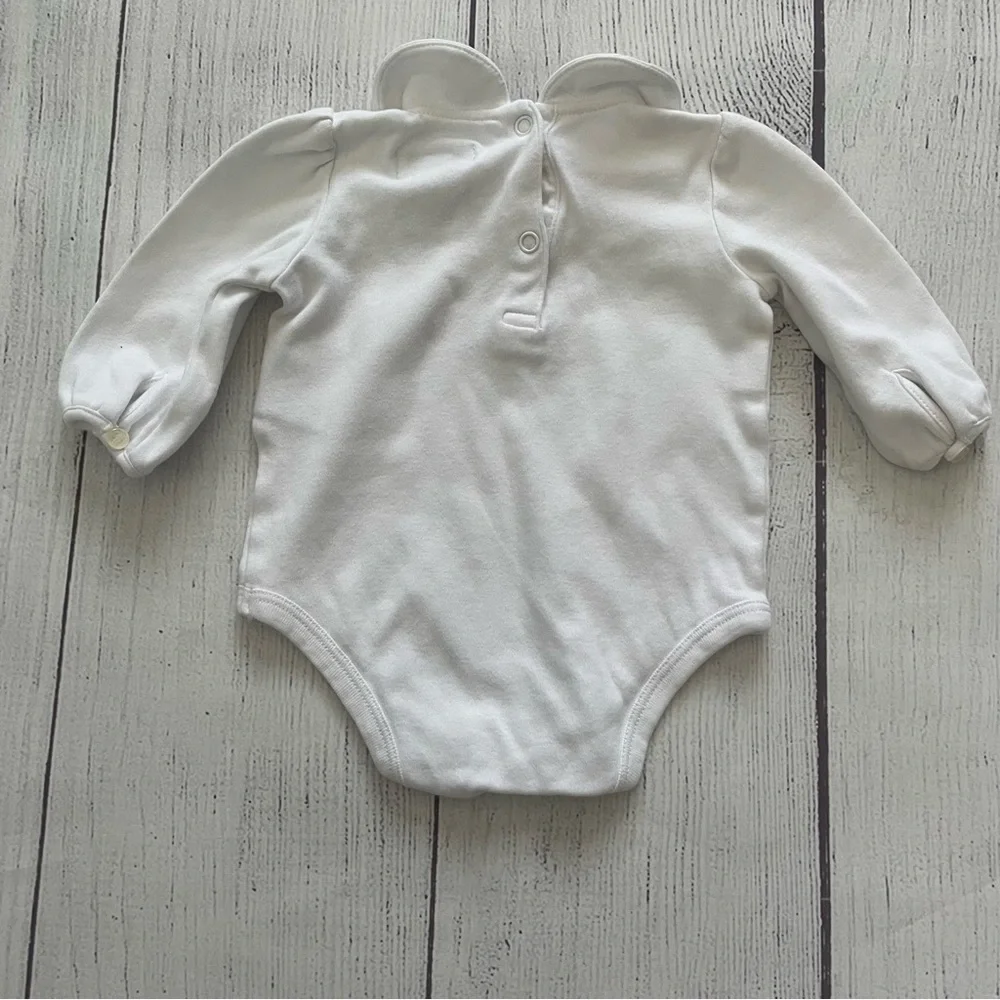Ralph Lauren Classic White Long Sleeve Rounded Collar Onesie Size 6 months